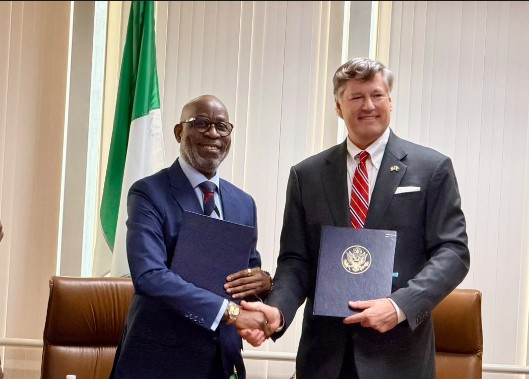 L-R Nigeria’s Minister of Solid Minerals Development, Mr. Dele Alake and US Deputy Secretary of State, Christopher Landau after the two countries signed a mineral investment pact in New York, USA on September 24, 2026